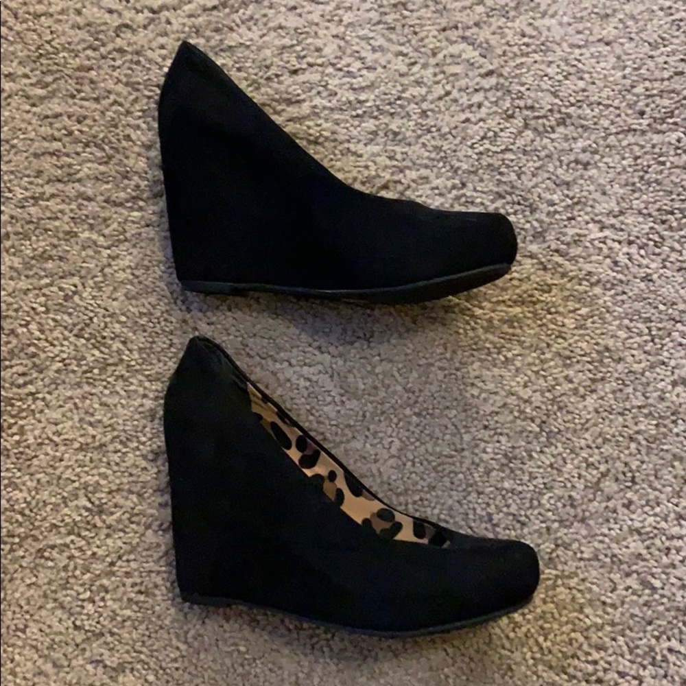 Blk wedges